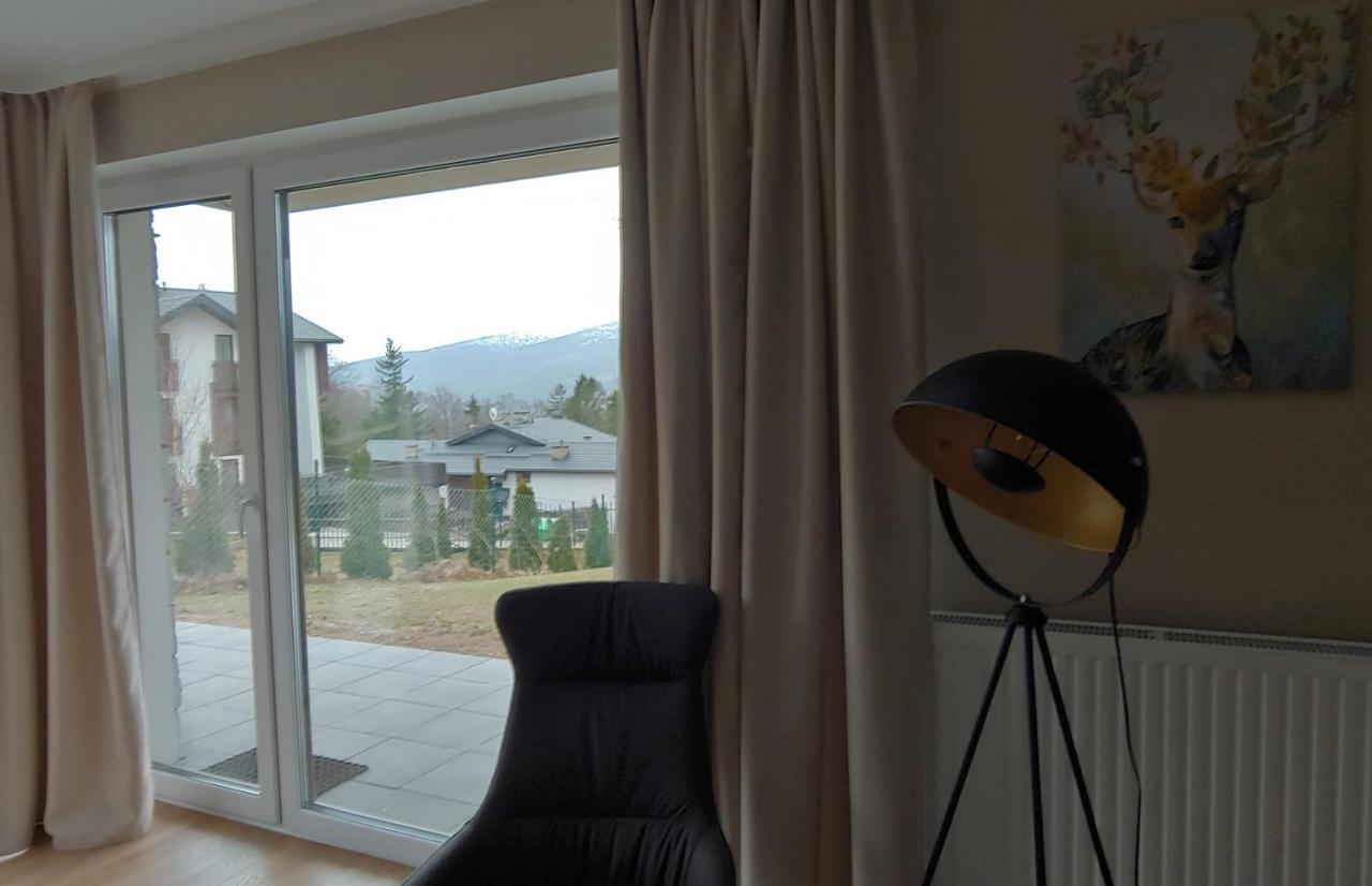 Apartamenty Everysky - Izerska 8 ชกลาร์สกา ปอเรมบา ภายนอก รูปภาพ