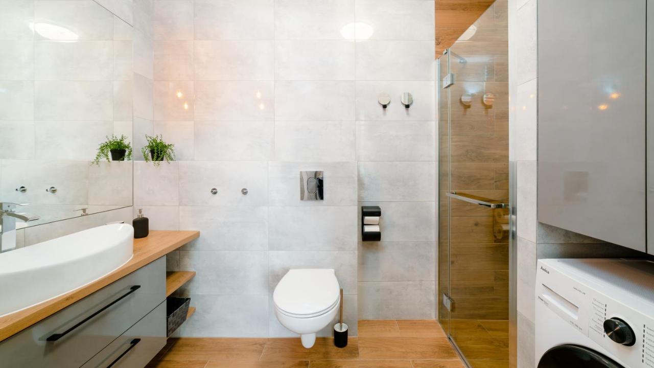 Apartamenty Everysky - Izerska 8 ชกลาร์สกา ปอเรมบา ภายนอก รูปภาพ