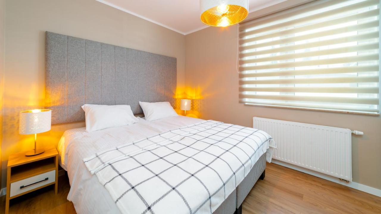 Apartamenty Everysky - Izerska 8 ชกลาร์สกา ปอเรมบา ภายนอก รูปภาพ